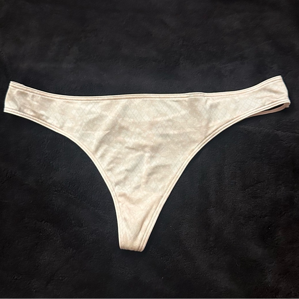 VS bow thong